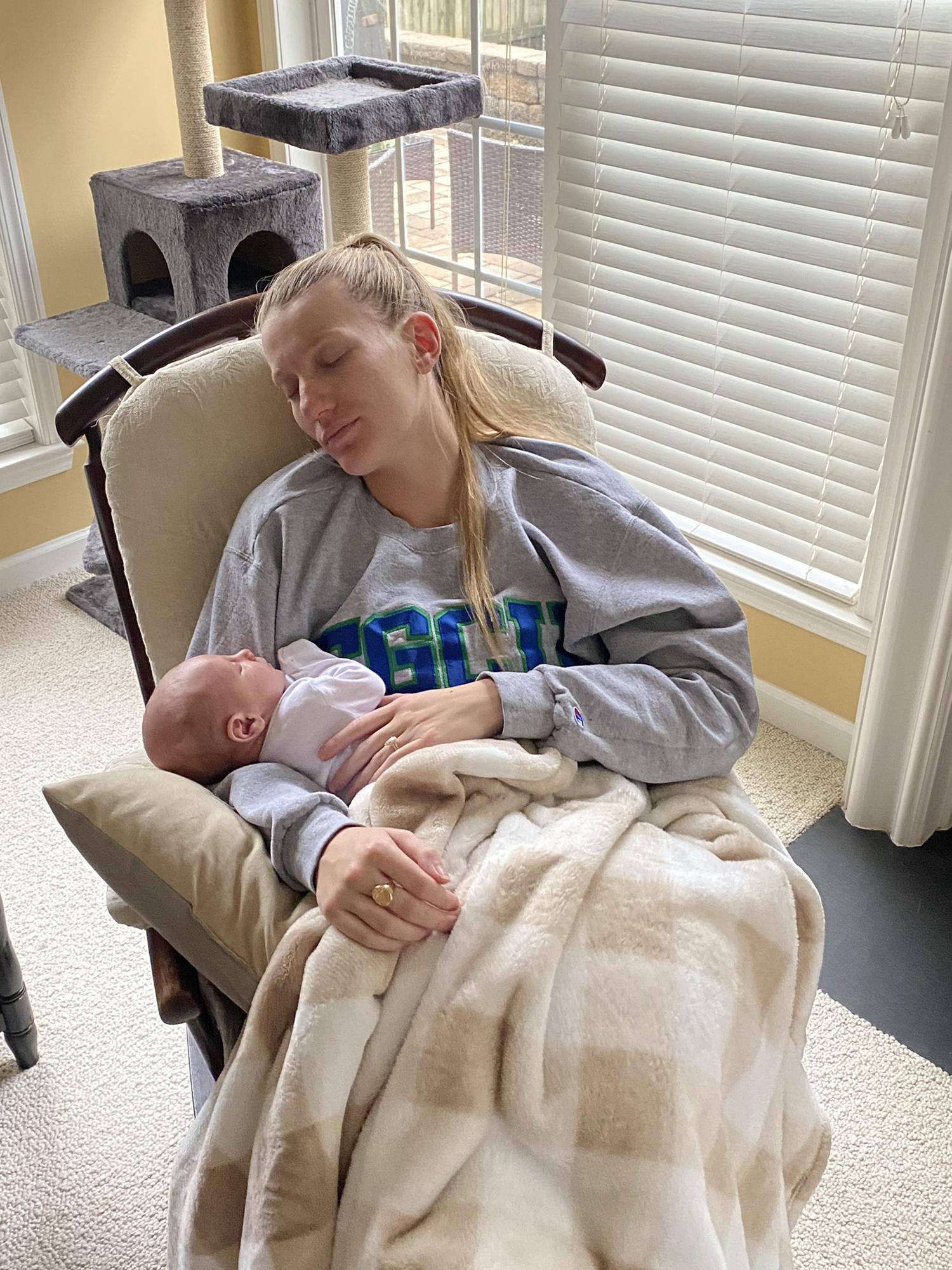 When baby sleeps mommy sleeps!