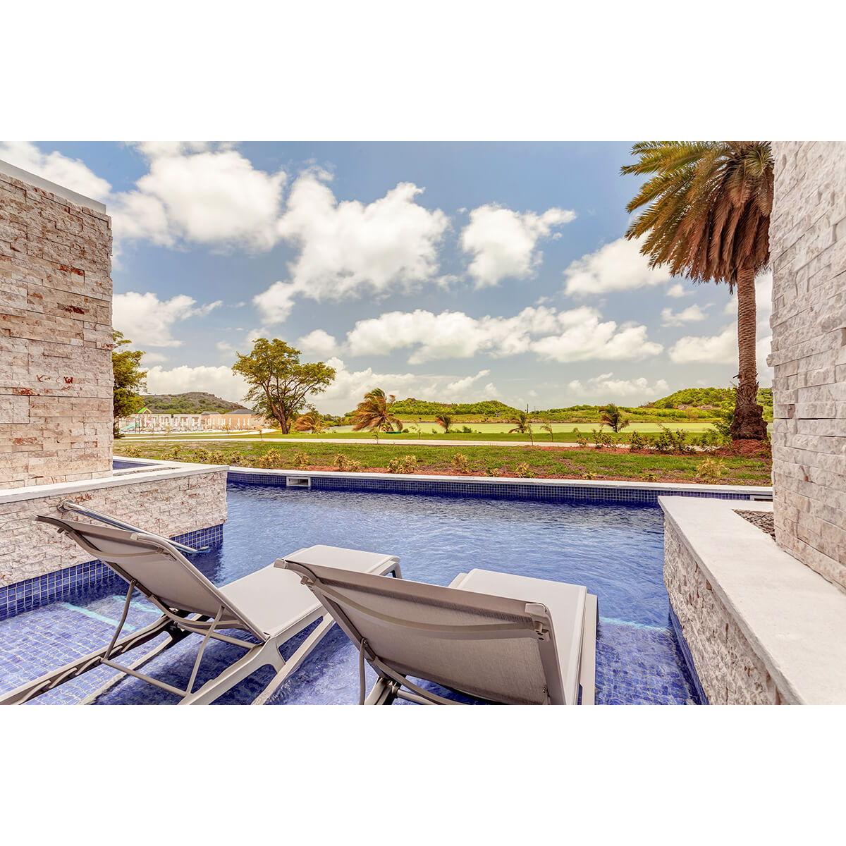 Luxury Jr Swim Out Suite