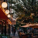 EDGEWATER: Andersonville (Clark St between Edgewater Ave and Winnemac Ave)