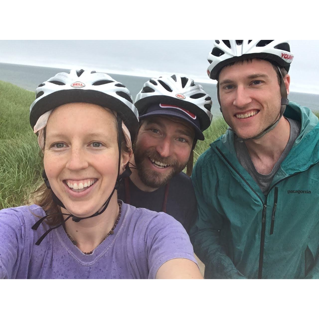 Rain can't deter these avid lovers of biking, #nodirknodeal