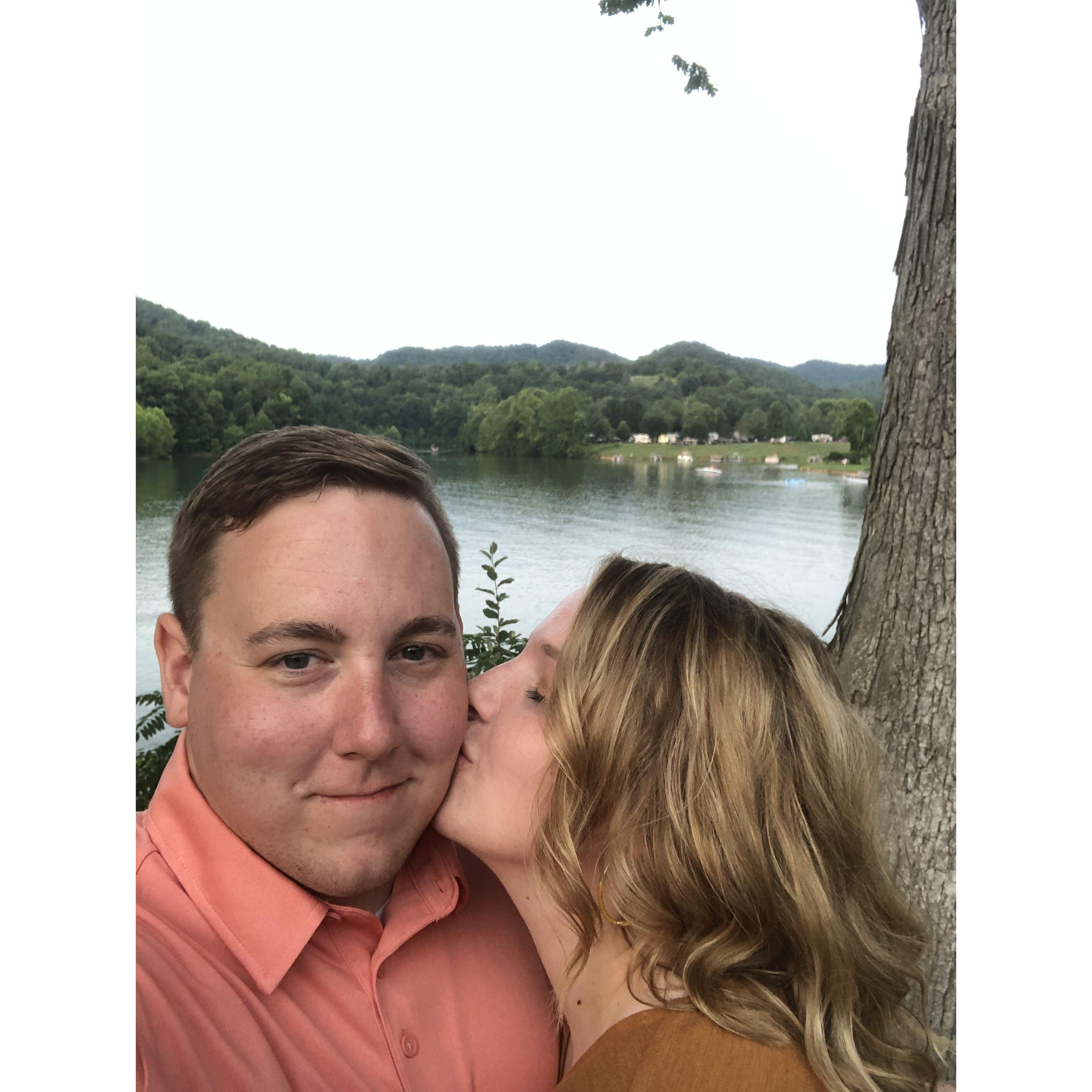 A date to Stonewall Resort for fireworks over the lake.