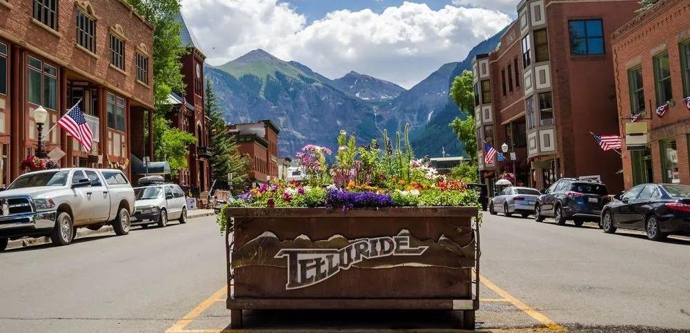 The Wedding Website of Abby Johnston and Mitch Watson