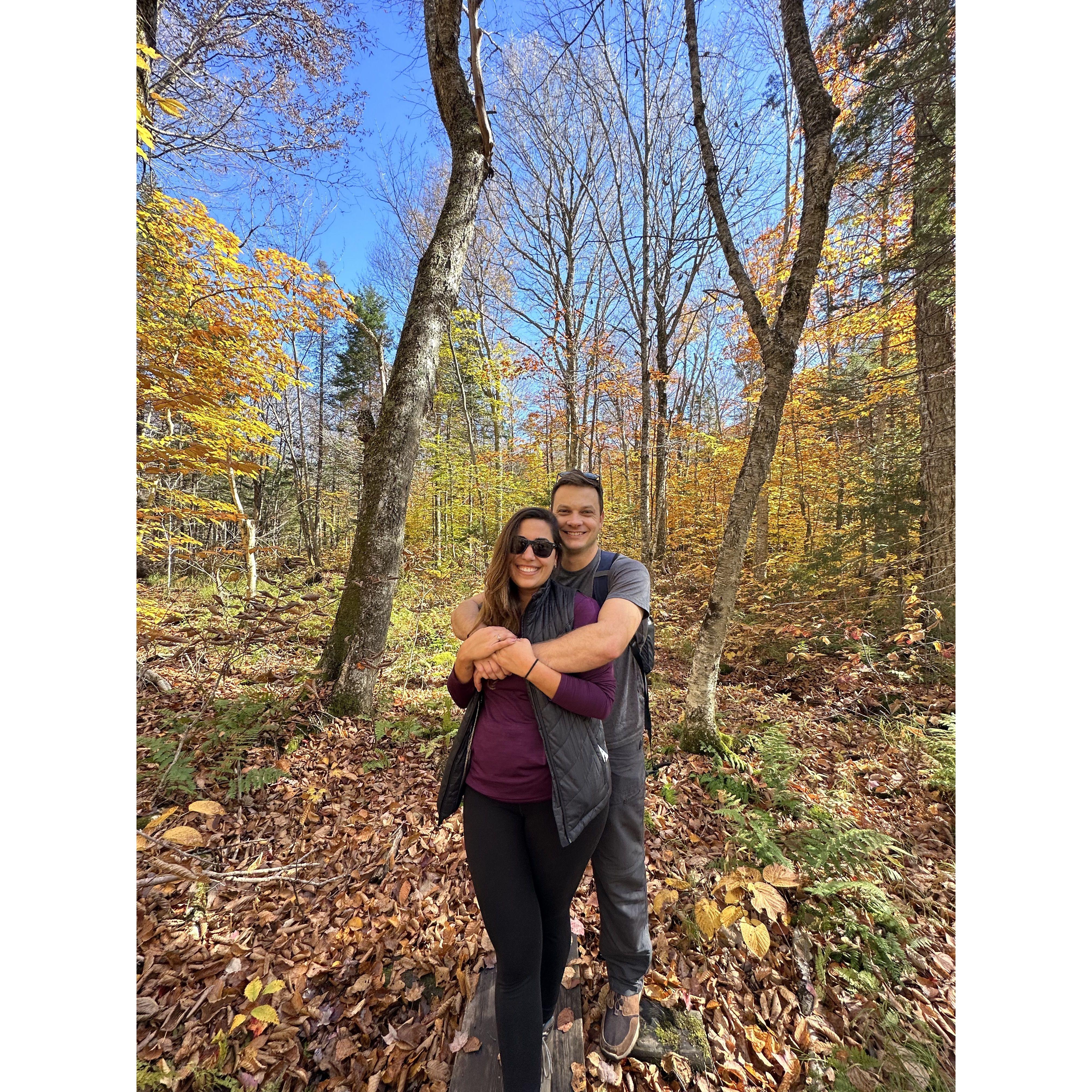 Outubro de 2022 — Viagem de outono e trilha com amigos em Stratton, Vermont 🍂