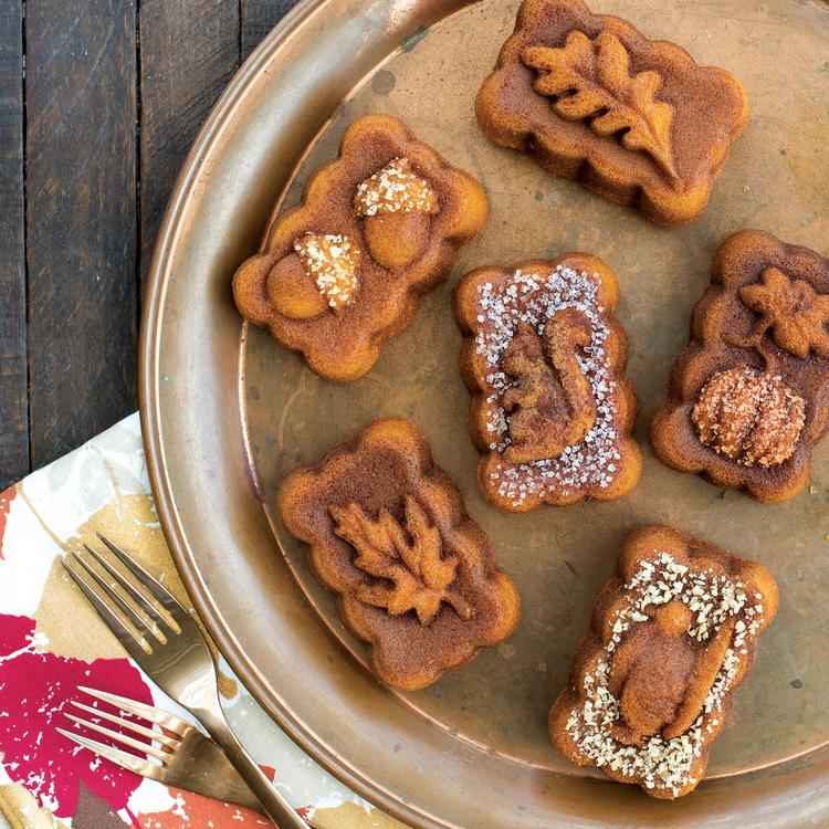 Nordic Ware, Gingerbread House Bundt Pan - Zola