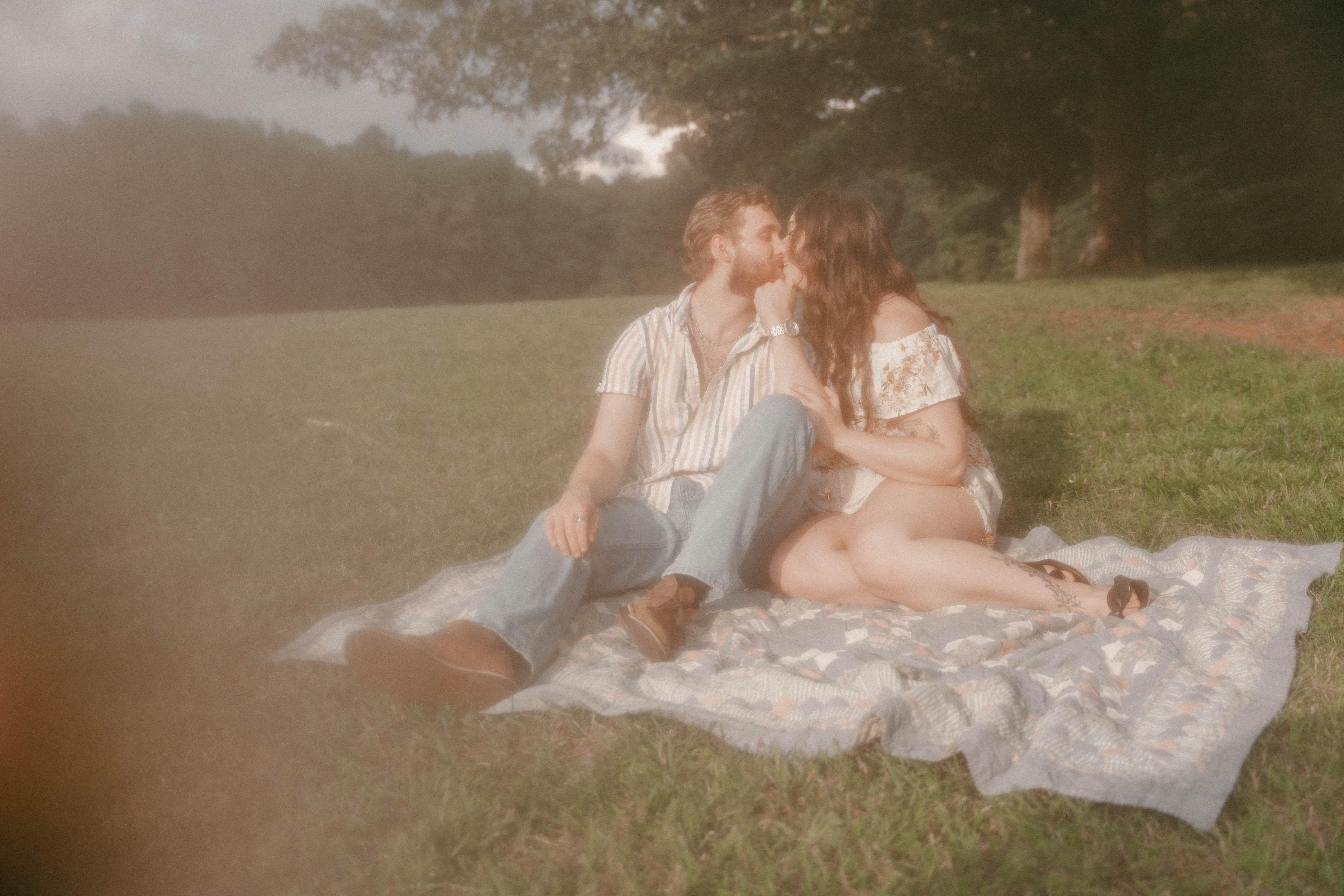 The Wedding Website of Taylor Pettinato and Jacob Lunceford