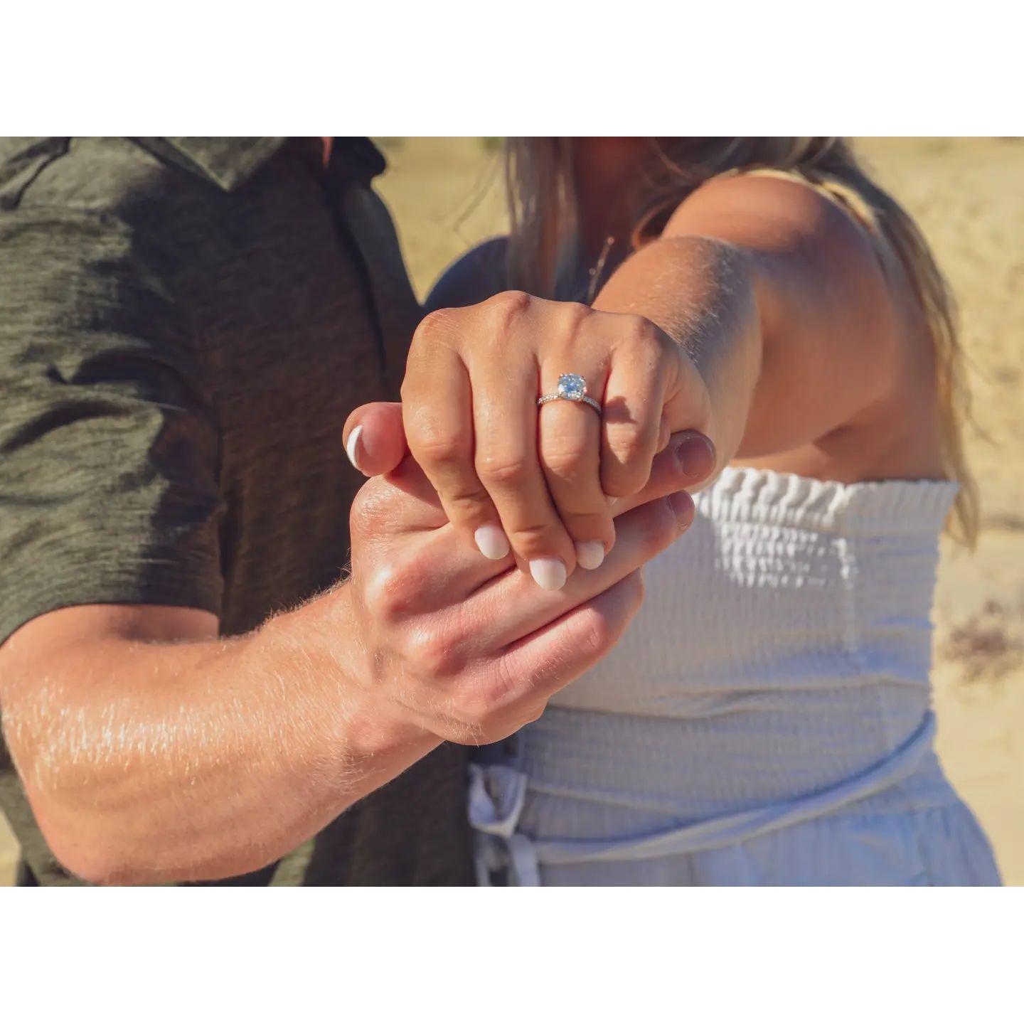 LOOK HOW BEAUTIFUL THE RING IS!!!!