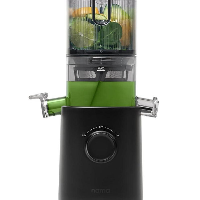 Nama J3 Compact Cold Press Juicer – Space Saving & Self Feeding for Hands-Free Operation – Lightweight, Portable Zero Waste Slow Masticating Juicer – Easy Cleanup & Assembly - Black