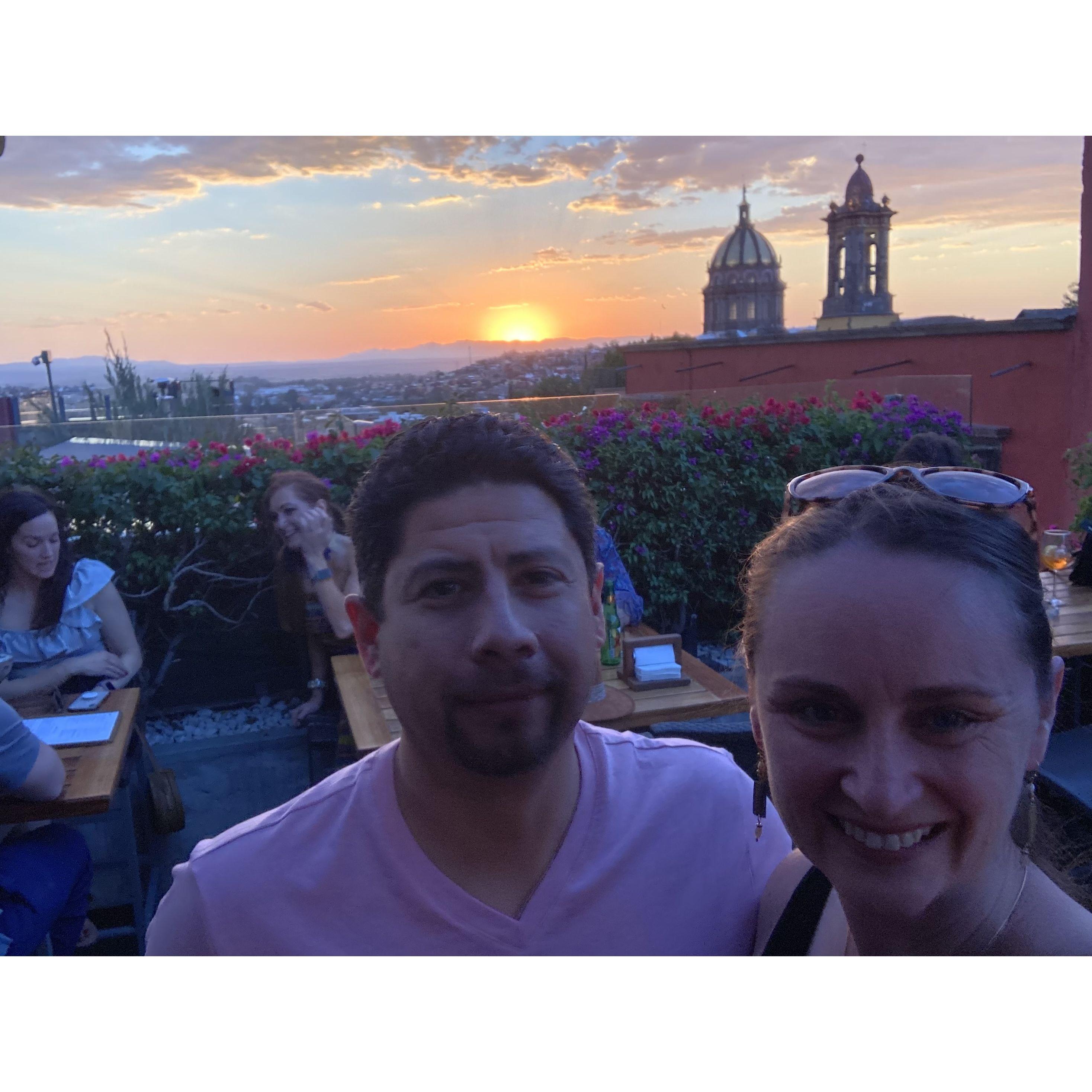 El puesto del sol en San Miguel de Allende