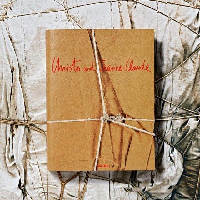 Taschen Christo and Jeanne-Claude.