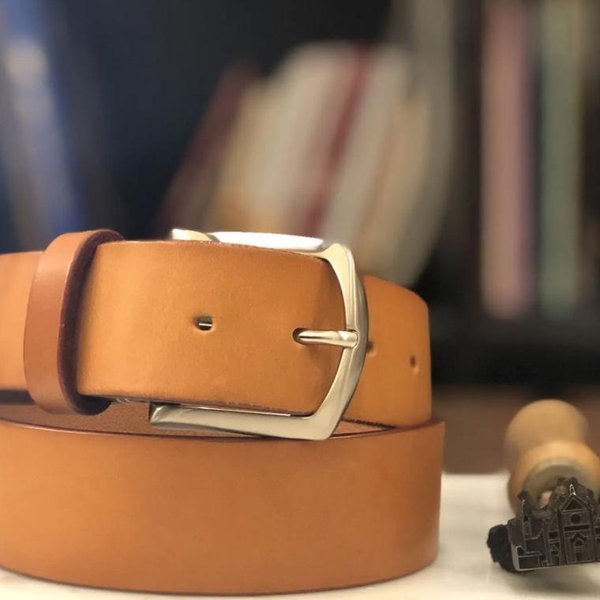 6 Hour Leather Belt Workshop in Florence for 2 people