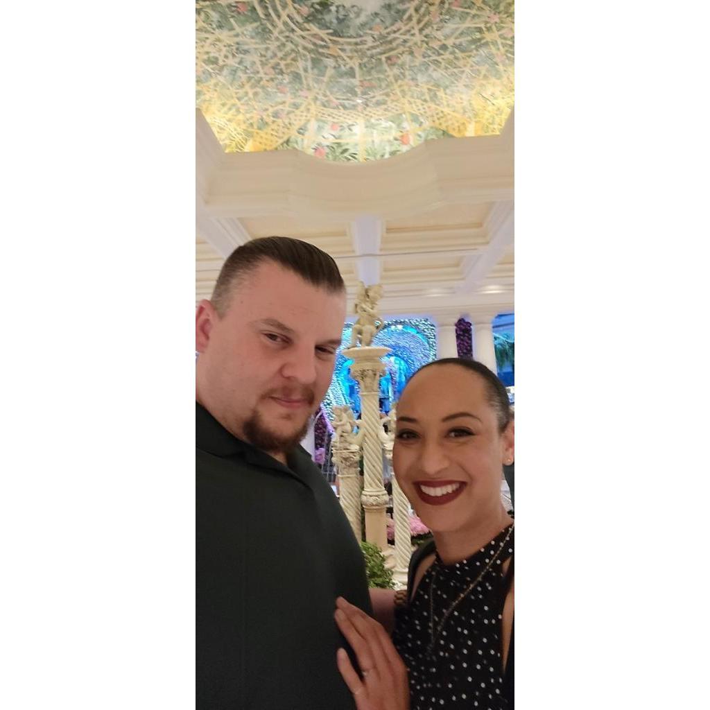 Engagement Photos at Bellagio Flower Conservatory