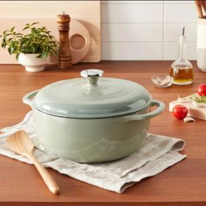 Essential Enamel Dutch Oven - 6 QT / Dessert Sage
