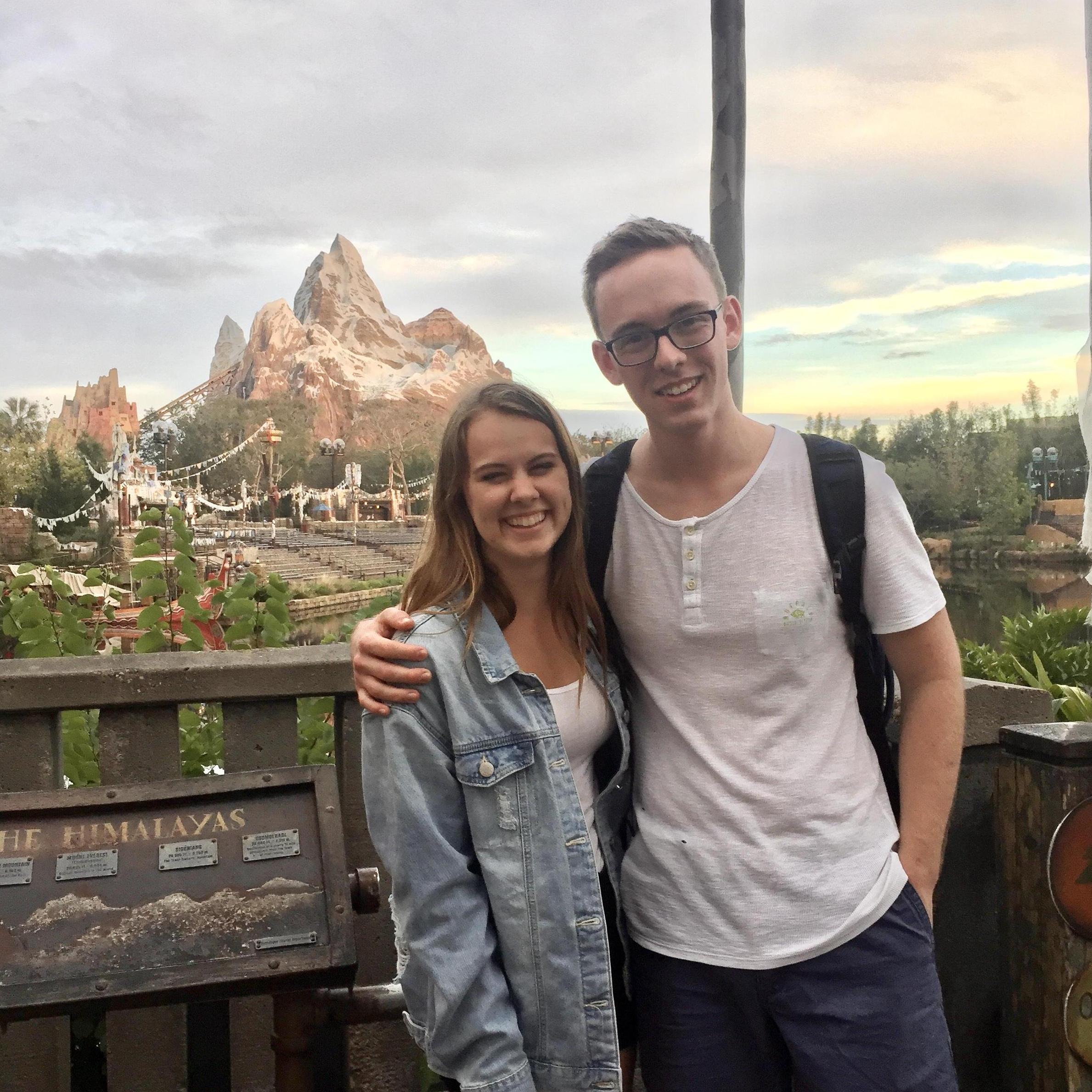 12 . 27 . 17
Felt like a princess being taken out to Disney World for my first ever first date. I'm so lucky that my first boyfriend ended up being the prince in my happily ever after.