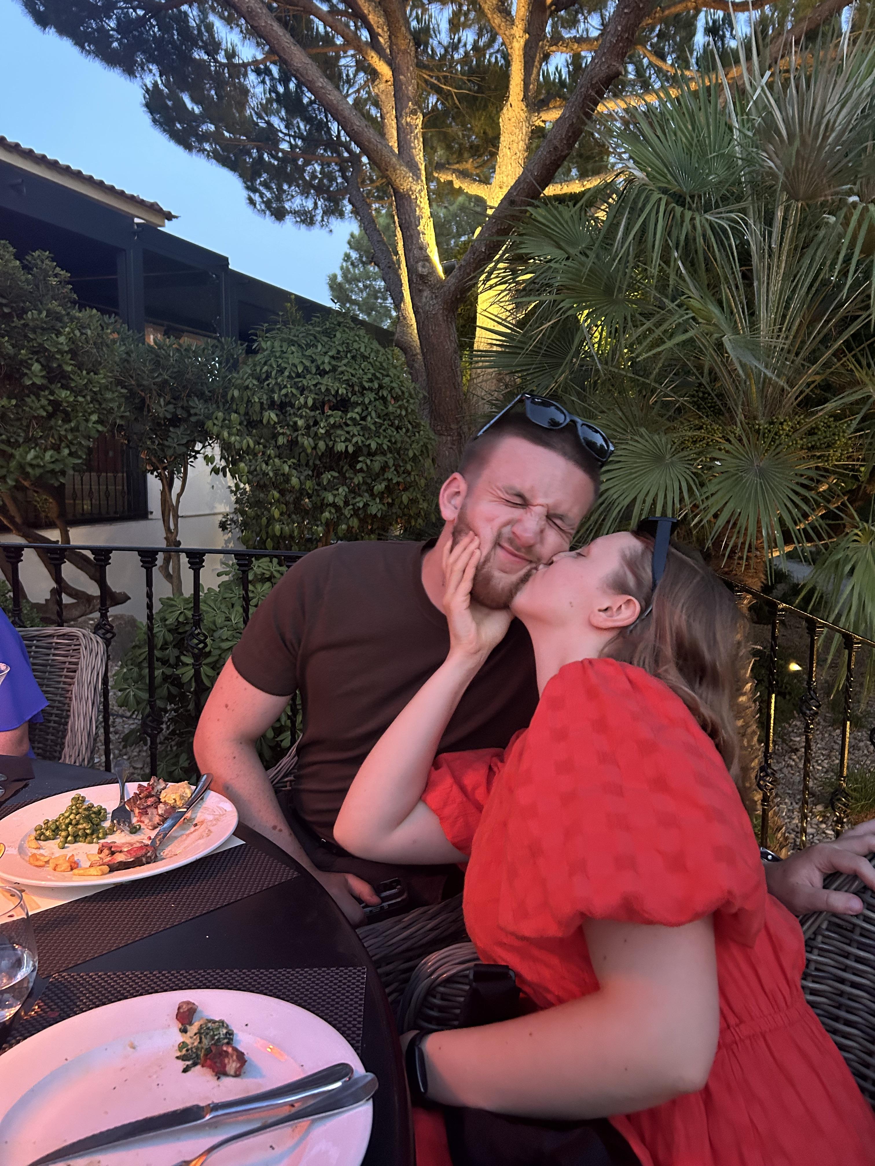 The Wedding Website of Jessica Glynn and Travis Redfern