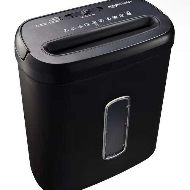 Amazon Basics 8-Sheet High Security Cross Cut Paper and Credit Card Shredder with P-4 Security, Auto Shut-off, Black