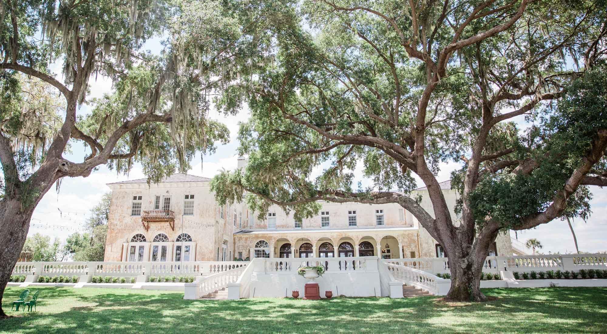 The Wedding Website of Emily Rodriguez and Ari Stephens