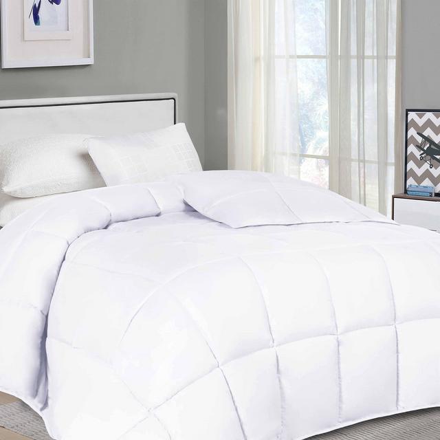 Oversized All-Season Comforter (White)