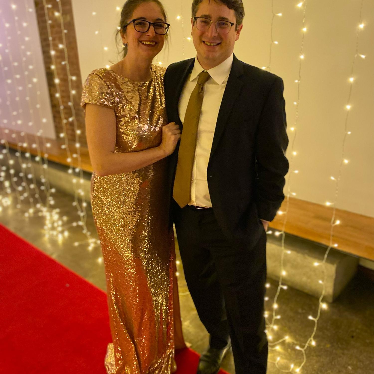 Attending the "Foxy" gala for the Michael J. Fox Foundation, a cause close to Izzi's heart.