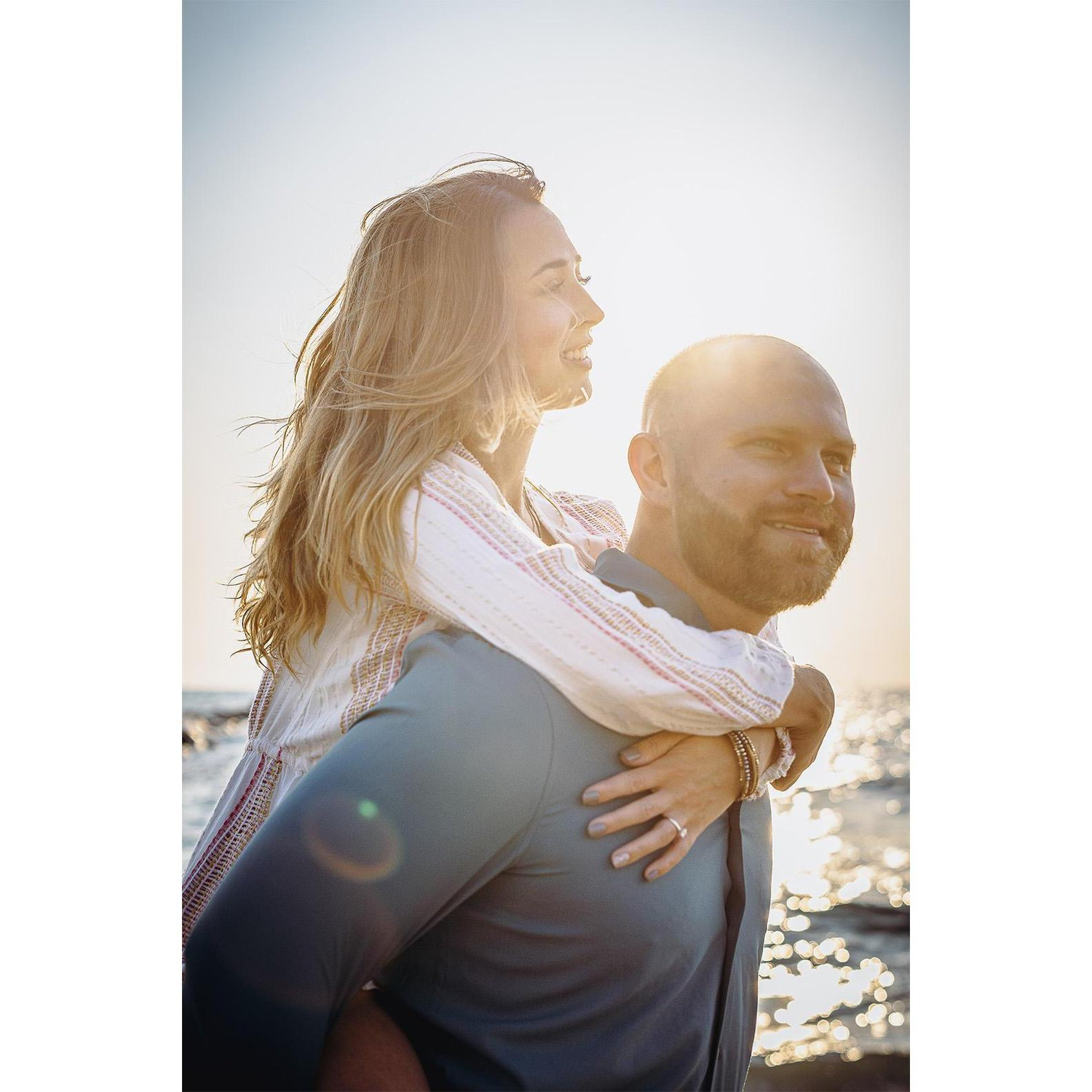Engagement photos at Redondo Beach, courtesy of @joaquin.designco (Instagram)