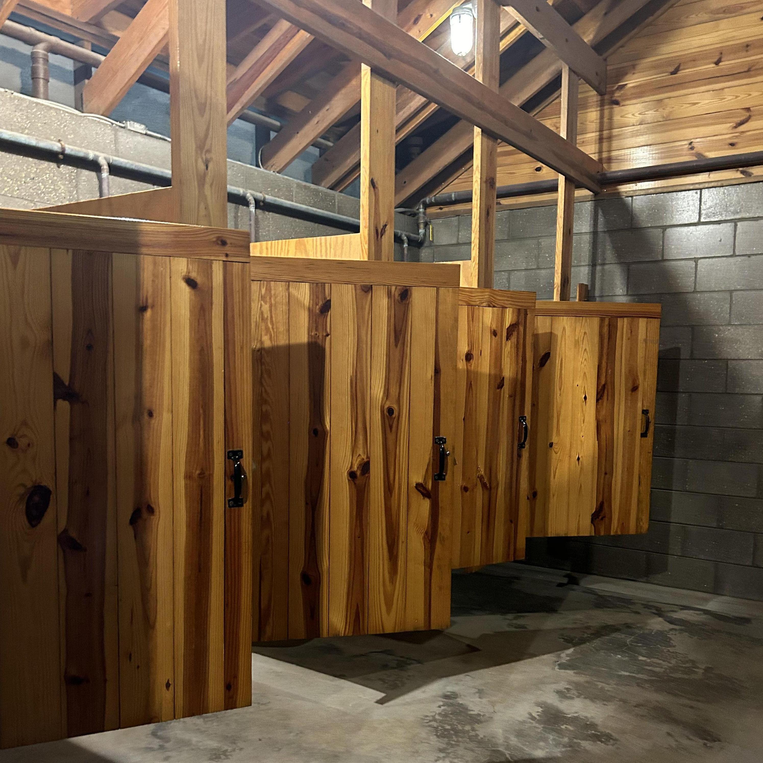 Lodge Shower Houses