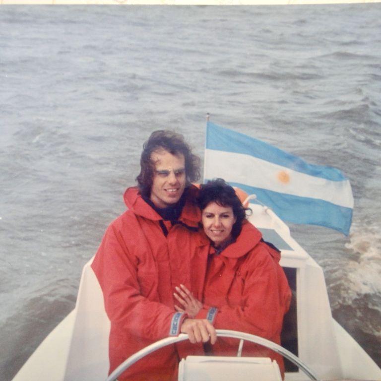 Y me llevo con el a navegar