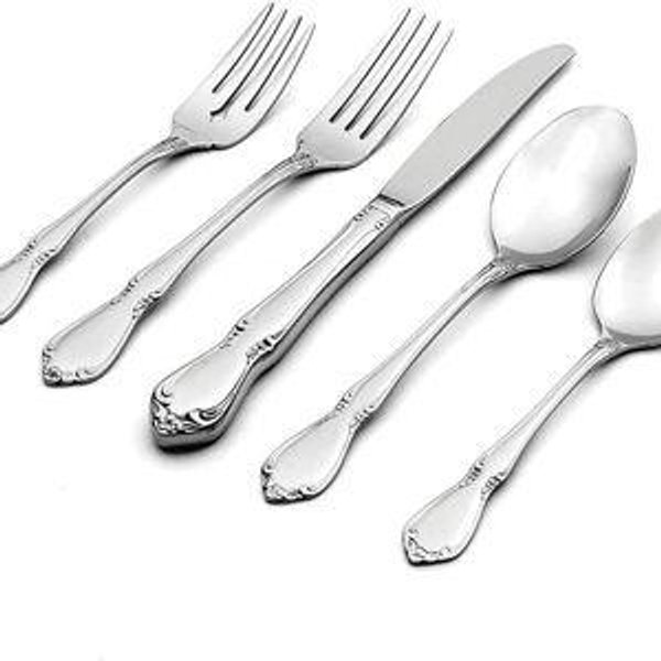 Oneida Silverware Set, Chateau 5-Piece Fine Flatware Place Setting, Service For 1, Dishwasher Safe, 18/10 Stainless Steel, Knives Spoons And Forks, Kitchen and Dining Utensils Set (Silver, 5 Piece)
