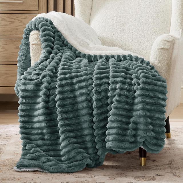 Bedsure Fleece Twin Blanket for Couch - Super Soft Thick Warm Blanket, GentleSoft Plush & Fluffy Spring Throw Gift for Women, Room Decor, Dark Green