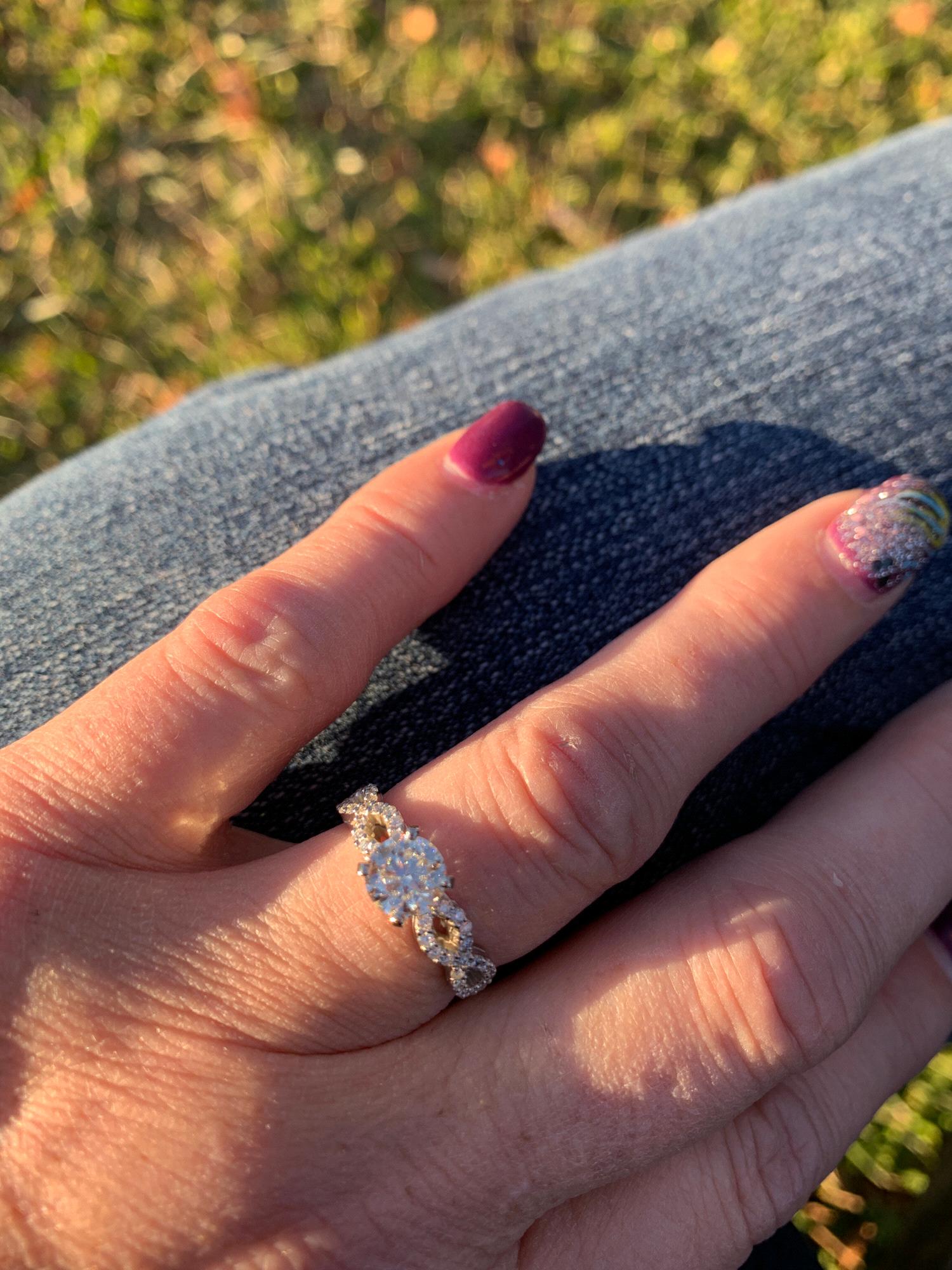 The beautiful engagement ring, Louis had designed and made for me!