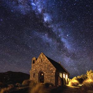 Honeymoon: Stargazing Experience at Lake Tekapo in New Zealand