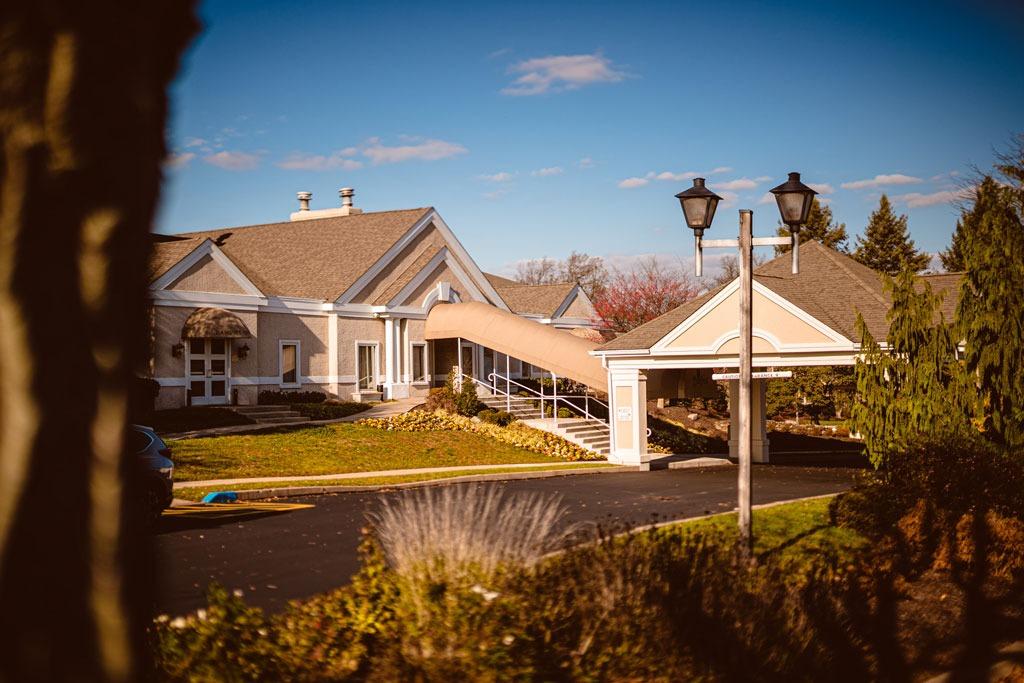 The Wedding Website of Alexa Mendez and James Clark III
