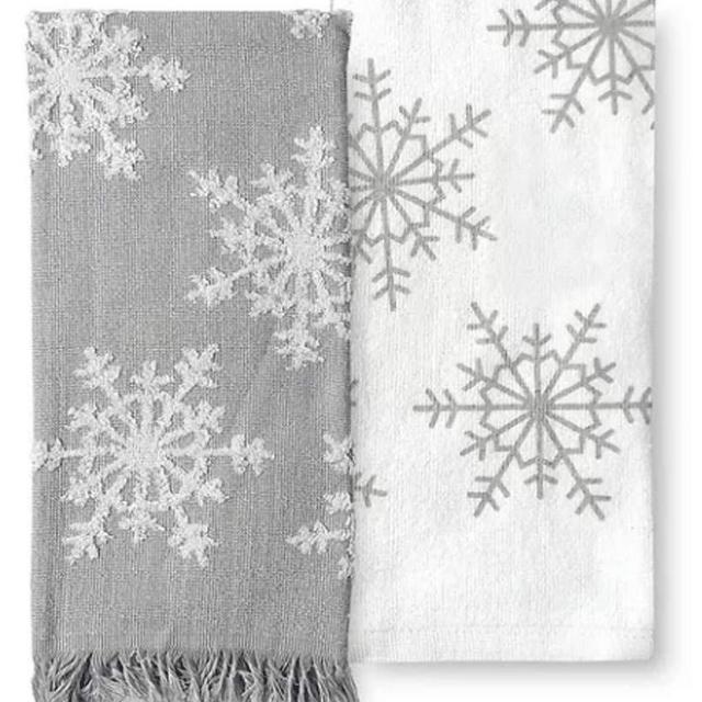 St. Nicholas Square Cozy Snowflake Kitchen Towel Set, 2-Pack