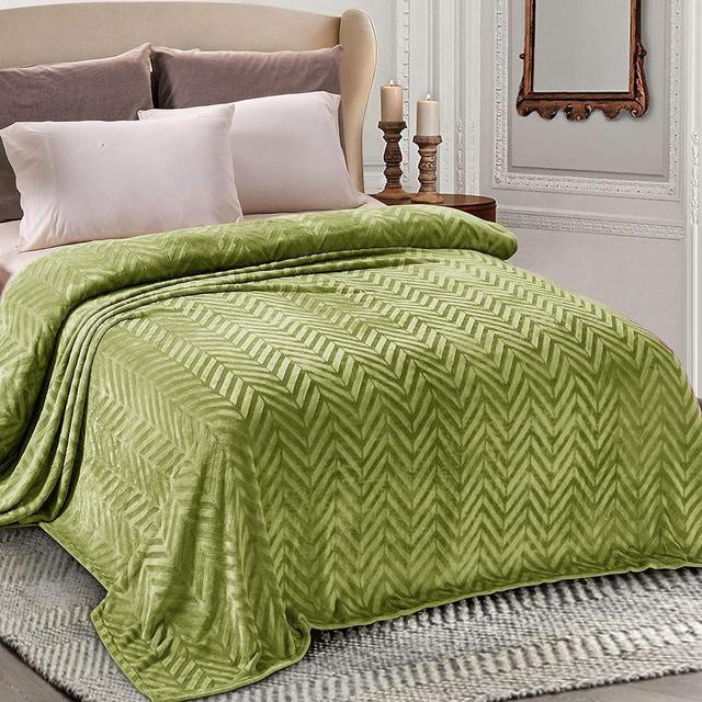 Whale Flotilla Flannel Fleece Queen Size Bed Blanket, Soft Velvet Lightweight Bedspread Plush Fluffy Coverlet Chevron Design Decorative Blanket for All Season, 90x90 Inch, Olive Green