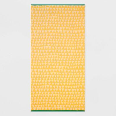 XL Pineapple Core Sand Resistant Beach Towel Yellow - Sun Squad™