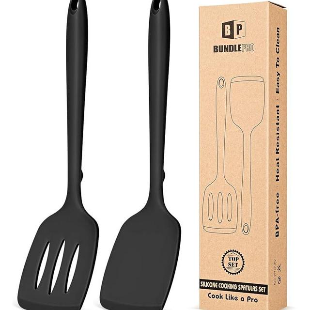 Pack of 2 Silicone Spatula Turners, Non Stick Slotted Kitchen Spatula Set, Heat Resistant BPA Free Kitchen Utensils, One-Piece Design, Suitable for Flipping Fish, Eggs, Steak, Pancakes(BLACK)