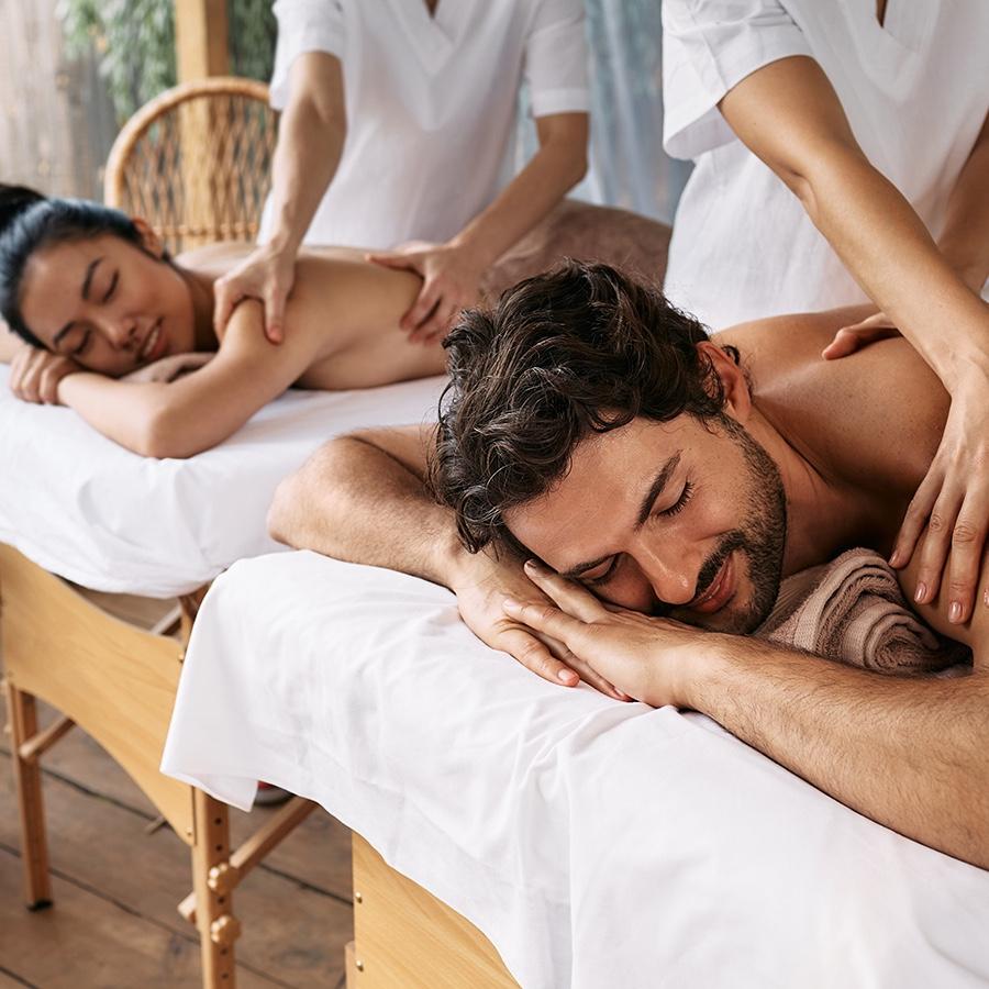 60-Minute Couples Massage on Honeymoon