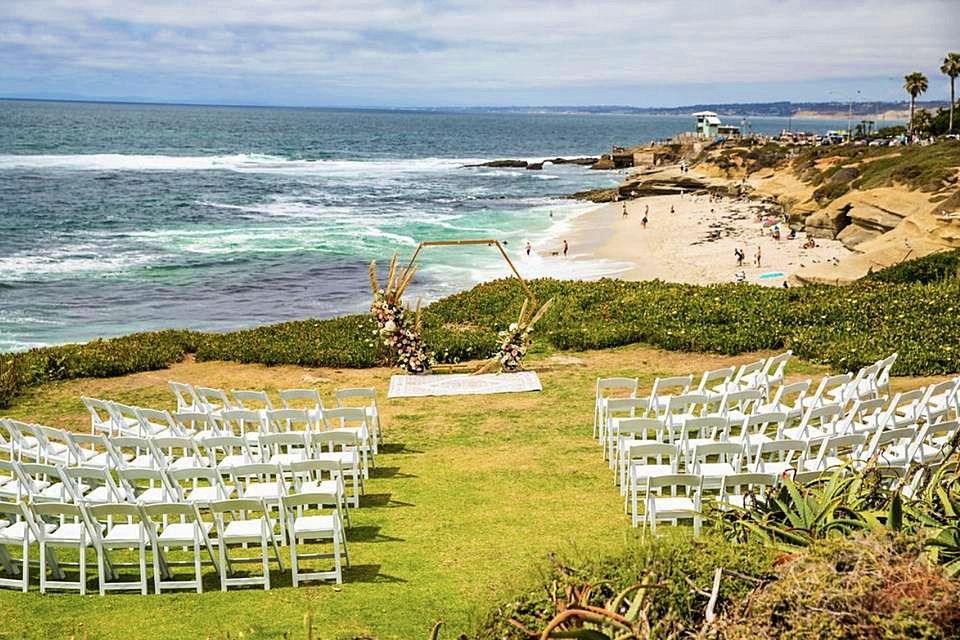 The Wedding Website of Amber Gavello and Alan Murphy