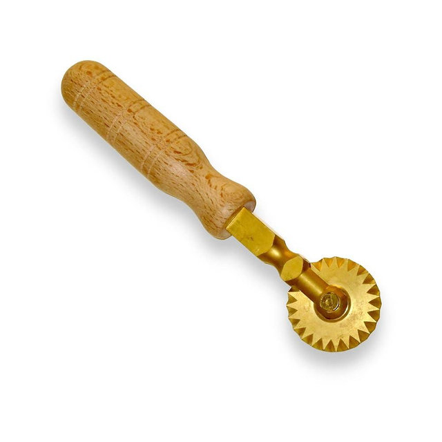 La Gondola Homemade Pasta Cutter - Festooned Wheel | Italian Pasta Making Tool for Home and Business | Brass & Natural Wood | Safe & Easy to Use Pasta Cutting Tool | Ravioli Cutter Made in Italy