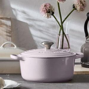 Signature Round Dutch Oven 7.25 Quart (Shallot)
