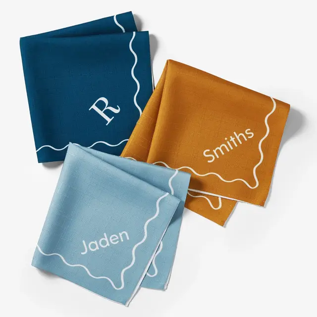 Scalloped Accent Personalized Napkins