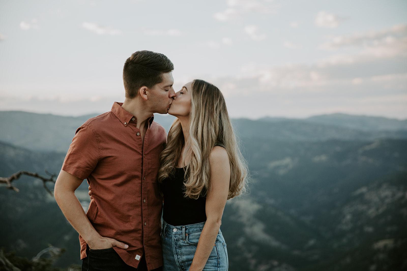 The Wedding Website of Aaron Kovas and Kirstin Bergstrom