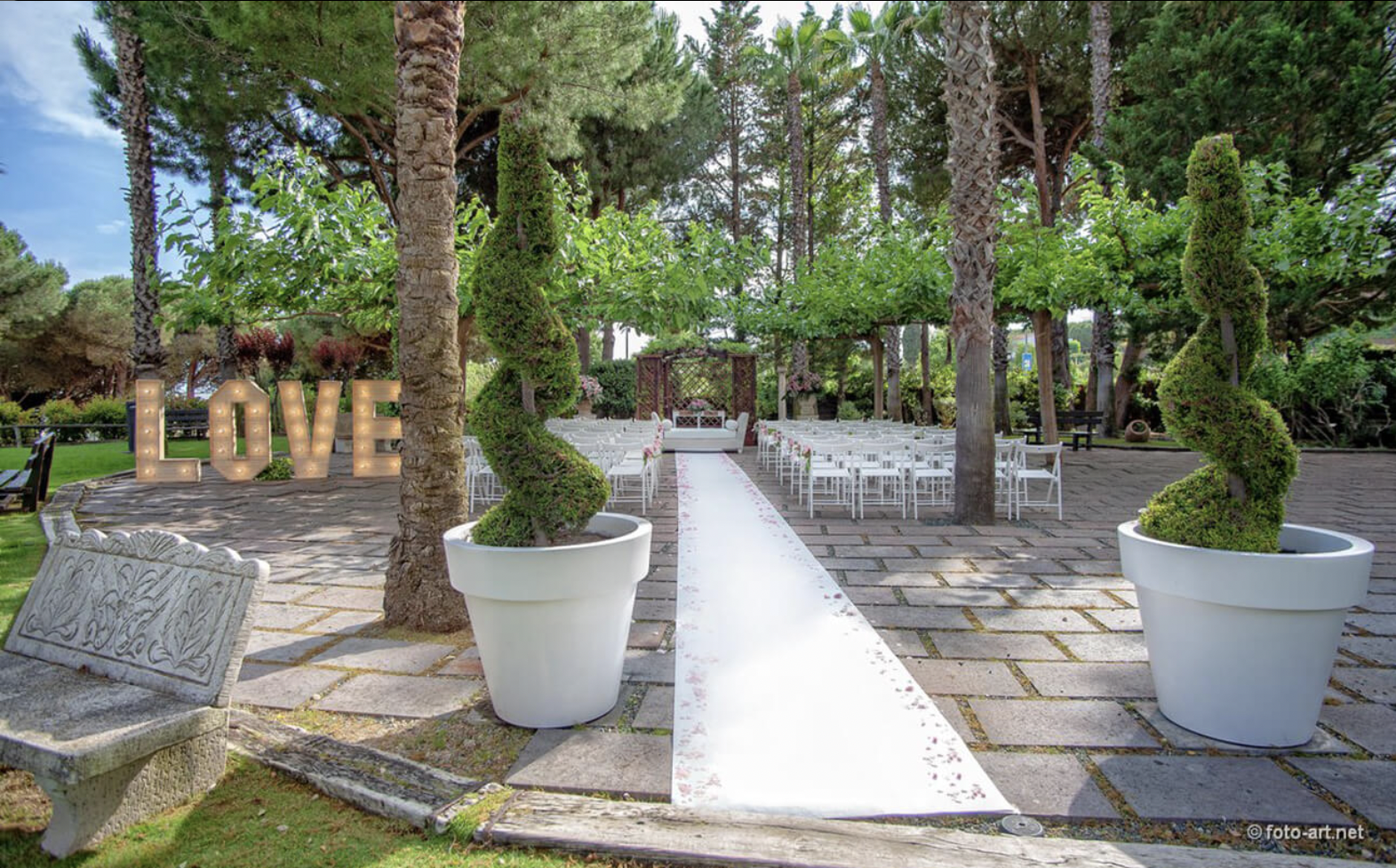 The Wedding Website of Briana Mosquera and Alex Russell