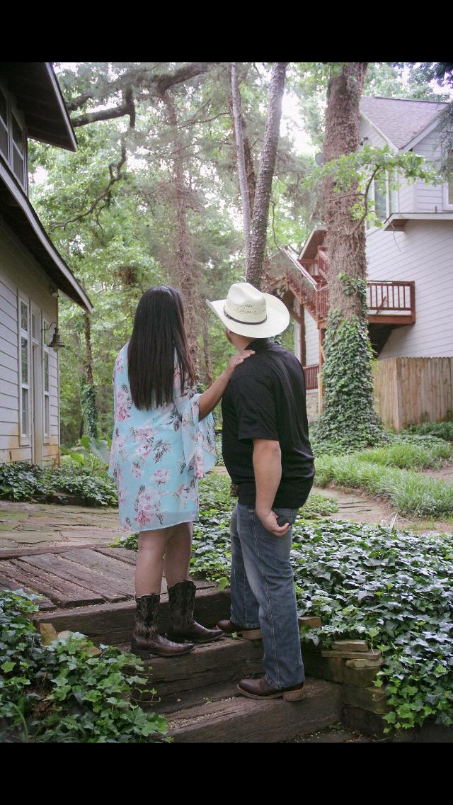 Peep the ring box in Austin’s hand!