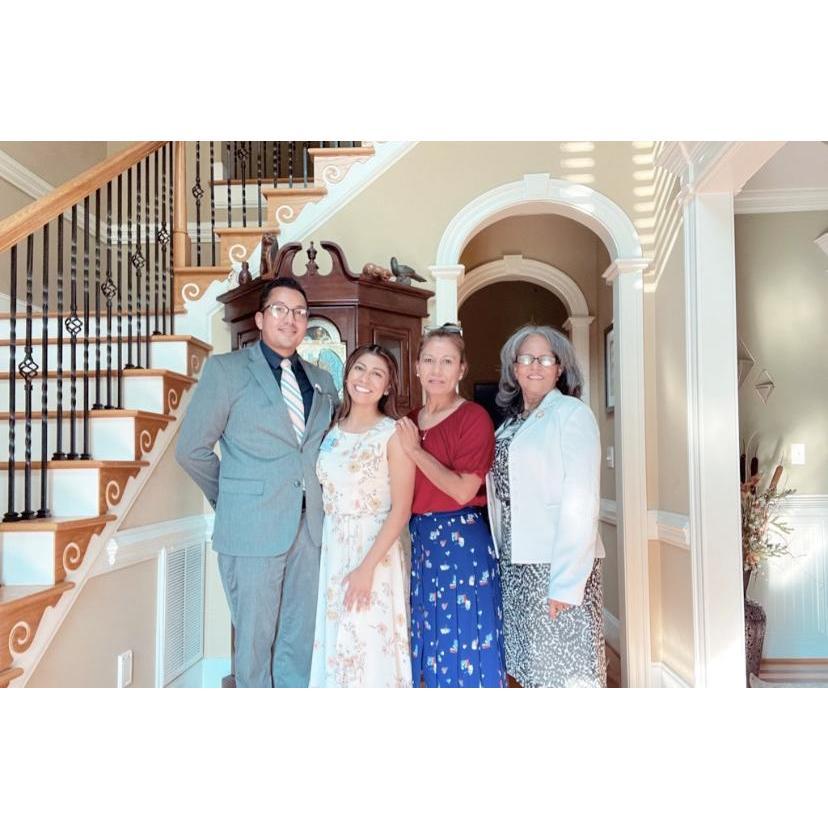 PRIMERA ASAMBLEA JUNTO CON NUESTRAS MAMÁS.
FIRST ASSEMBLY TOGETHER WITH OUR MOMS.