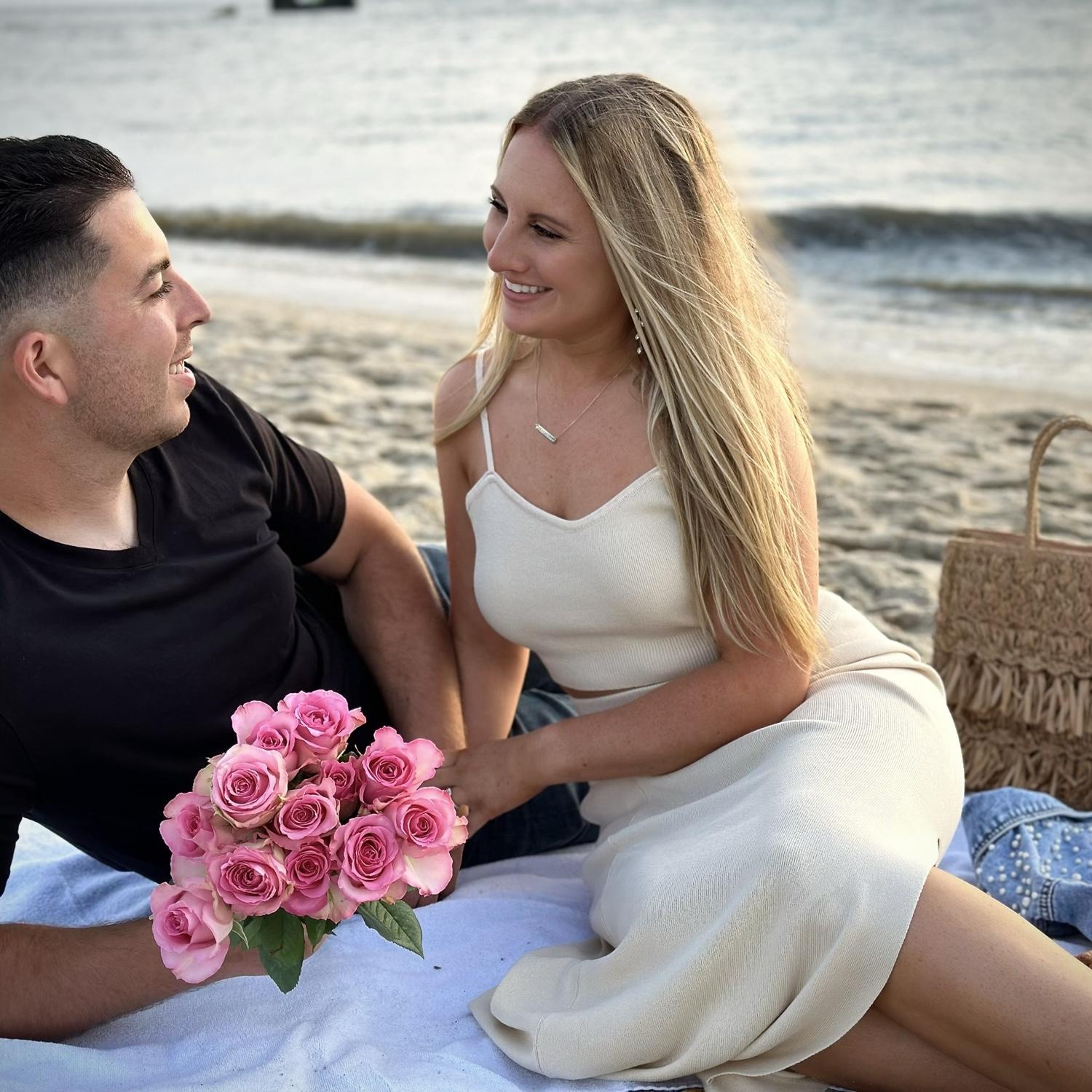 Engagement beach session pictures!