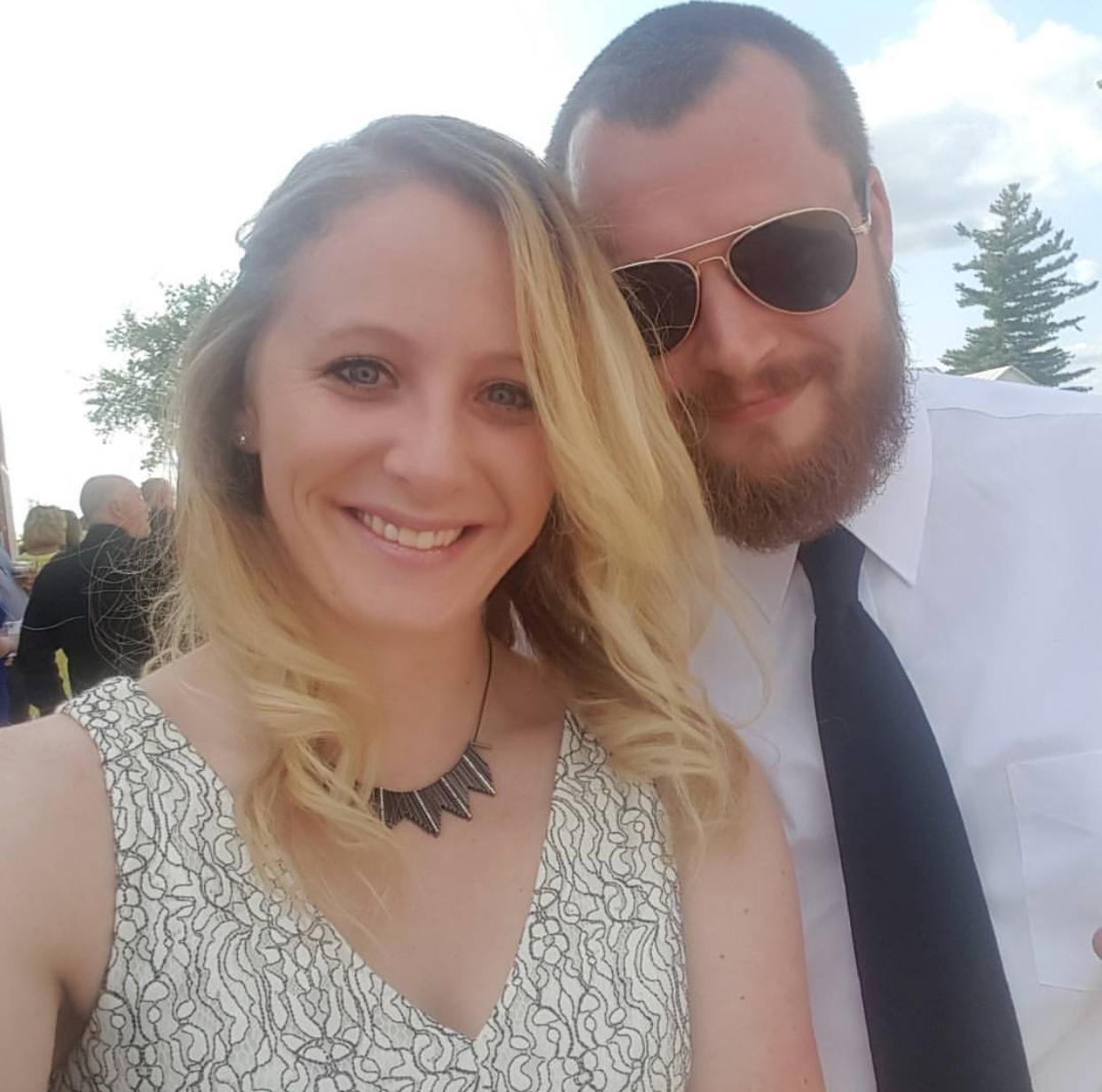 The Wedding Website of Jessica Demey and Royal Batteen
