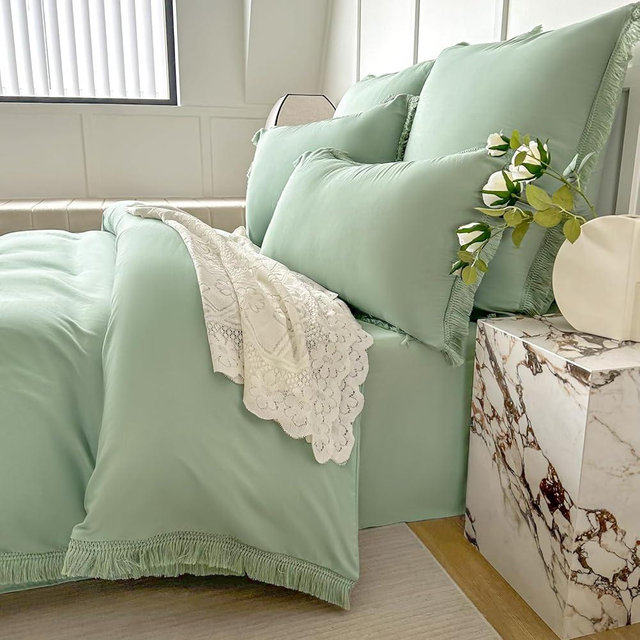 Amolavet Boho Tassel Duvet Cover King Size Sage Green Ultra Soft Brushed Microfiber King Duvet Cover 3 Pieces Set 1 Duvet Cover 104x90 with Zipper Closure + 2 Pillow Shams King Bedding Comforter Cover