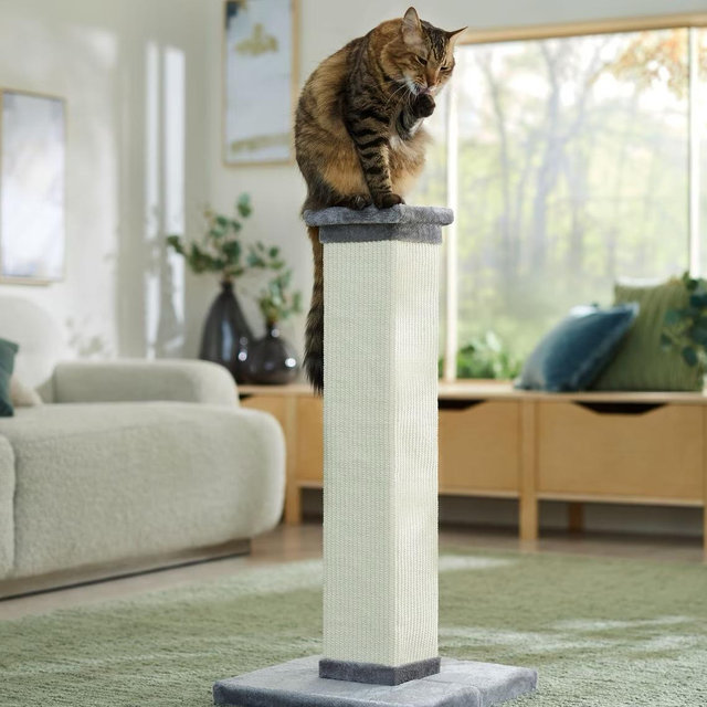 Frisco 33-in Heavy Duty Sisal Cat Scratching Post