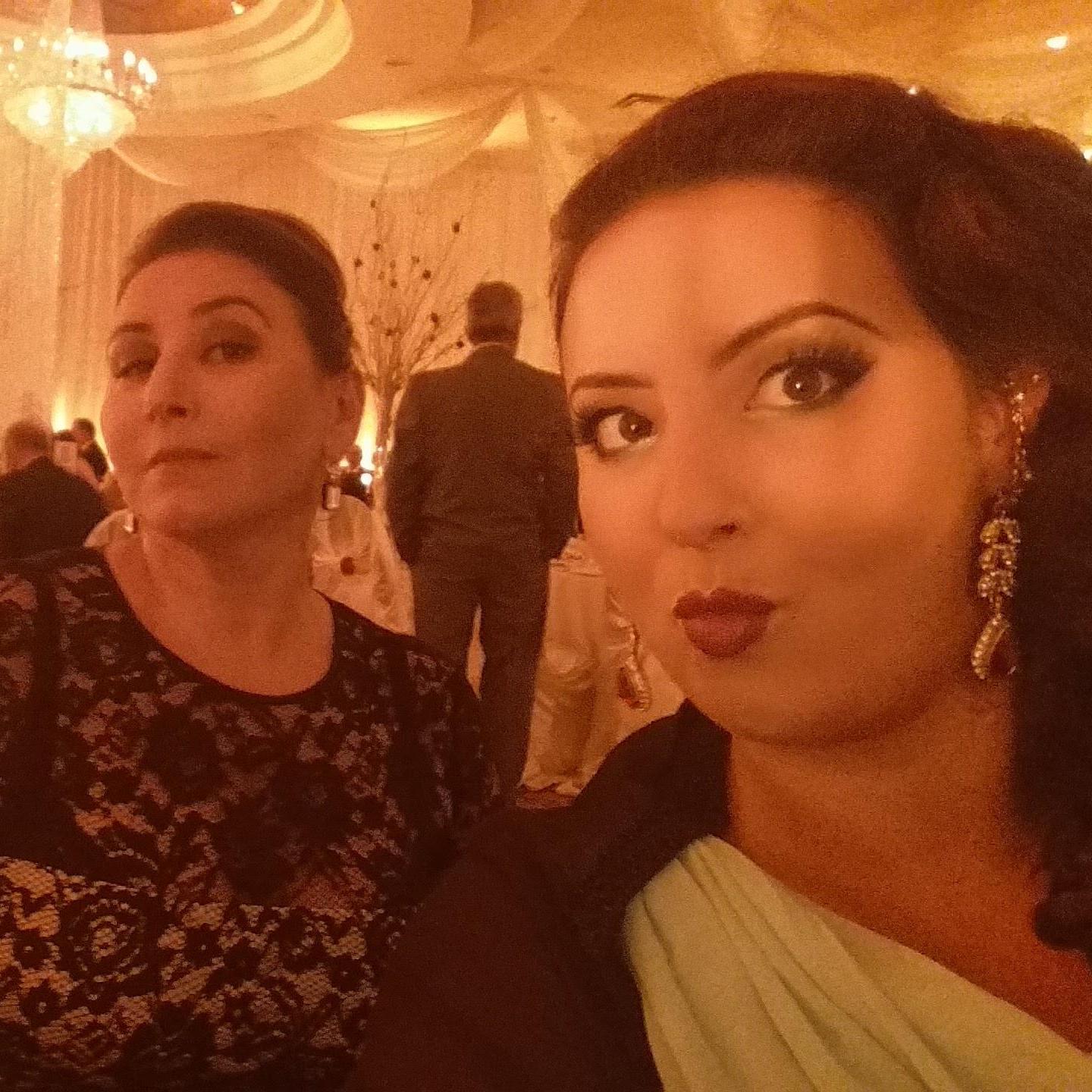 nothing like 2 sisters making duck faces