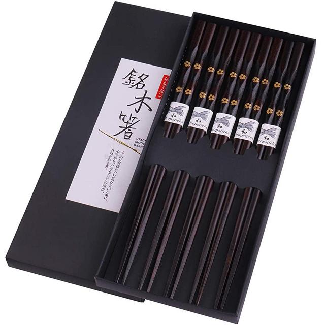 5 Pairs Chopsticks Wooden, Glamfields Reusable Chop sticks Dishwasher Safe, Non-slip Japanese Style gift set