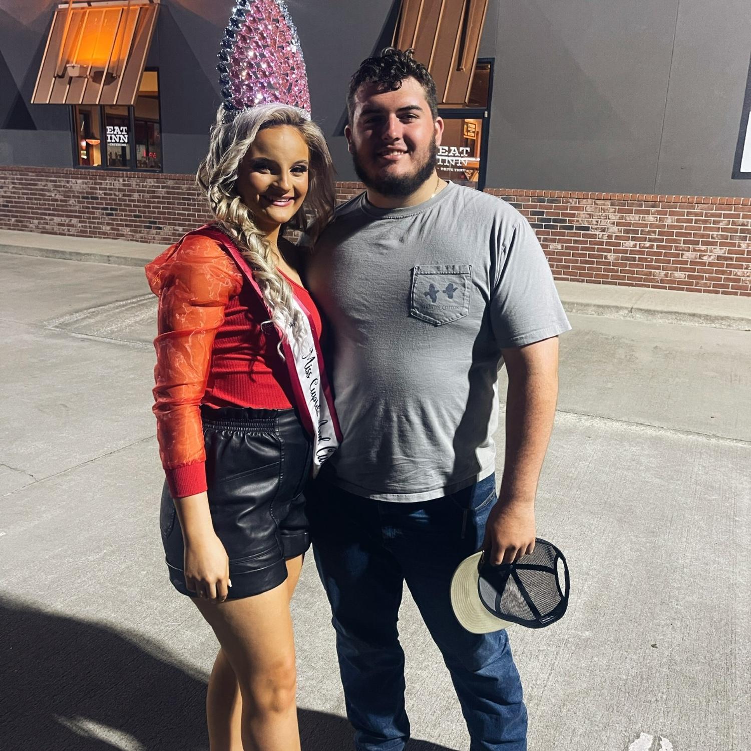 A supportive pageant boyfriend!